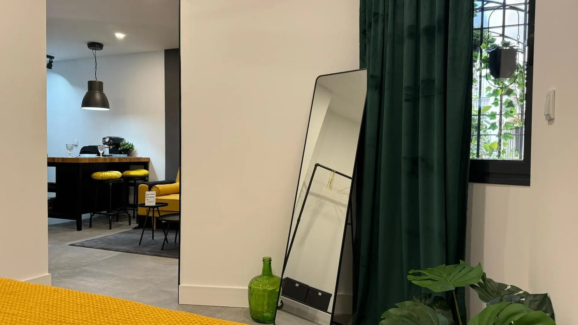 Apartamento Deluxe Lajuderia Con Parking Gratis Cordoba 0*,